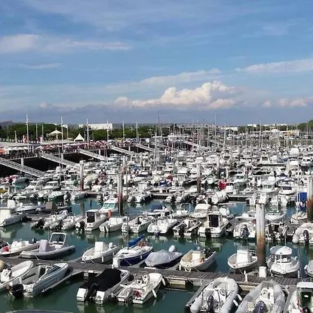 Escapade Marine : T2 Classe 3 ***, Et Port A Pied. *